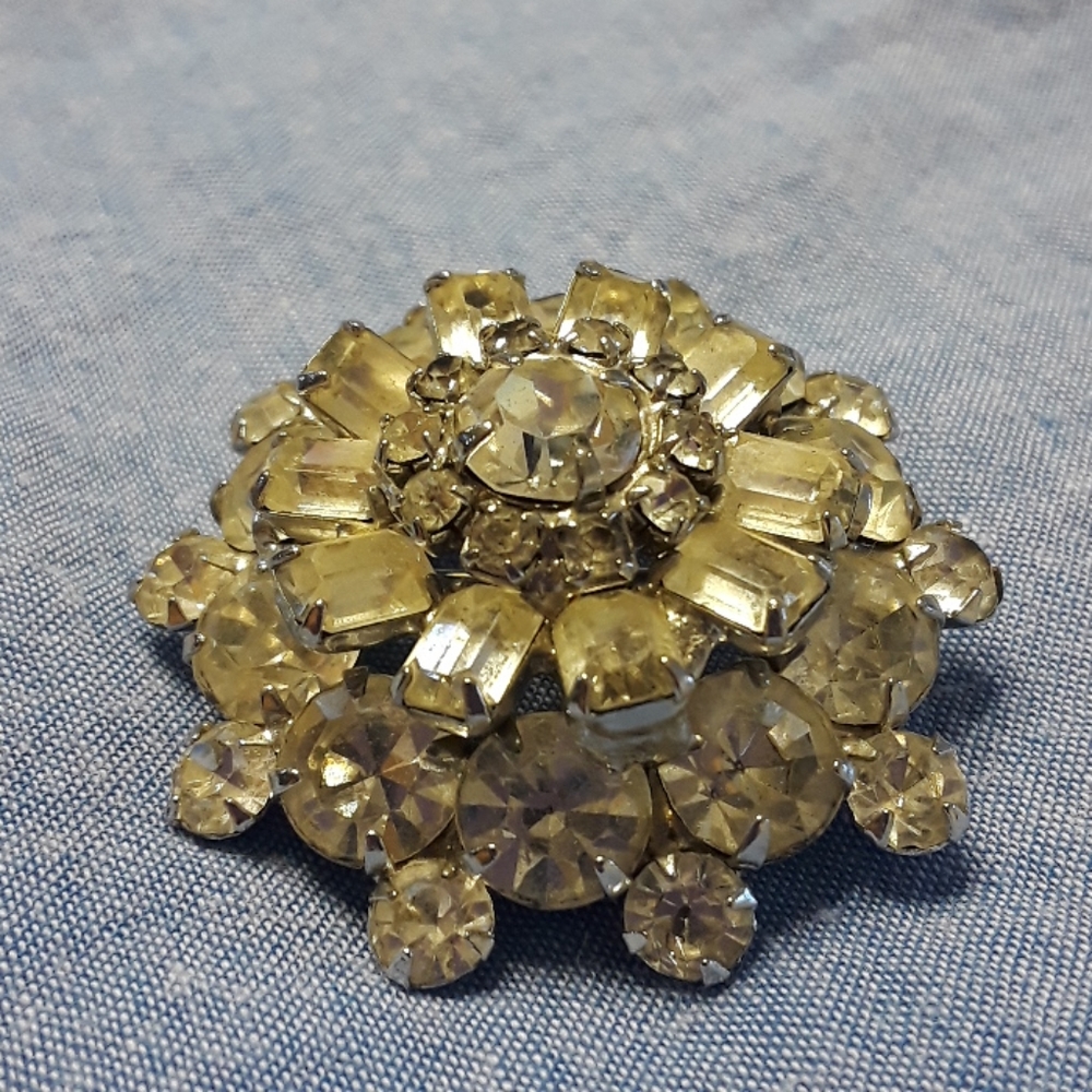 Pin - Picture 3 of 4